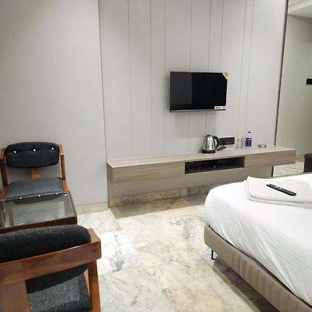 Hotel Statusinn, Ichalkaranji エクステリア 写真