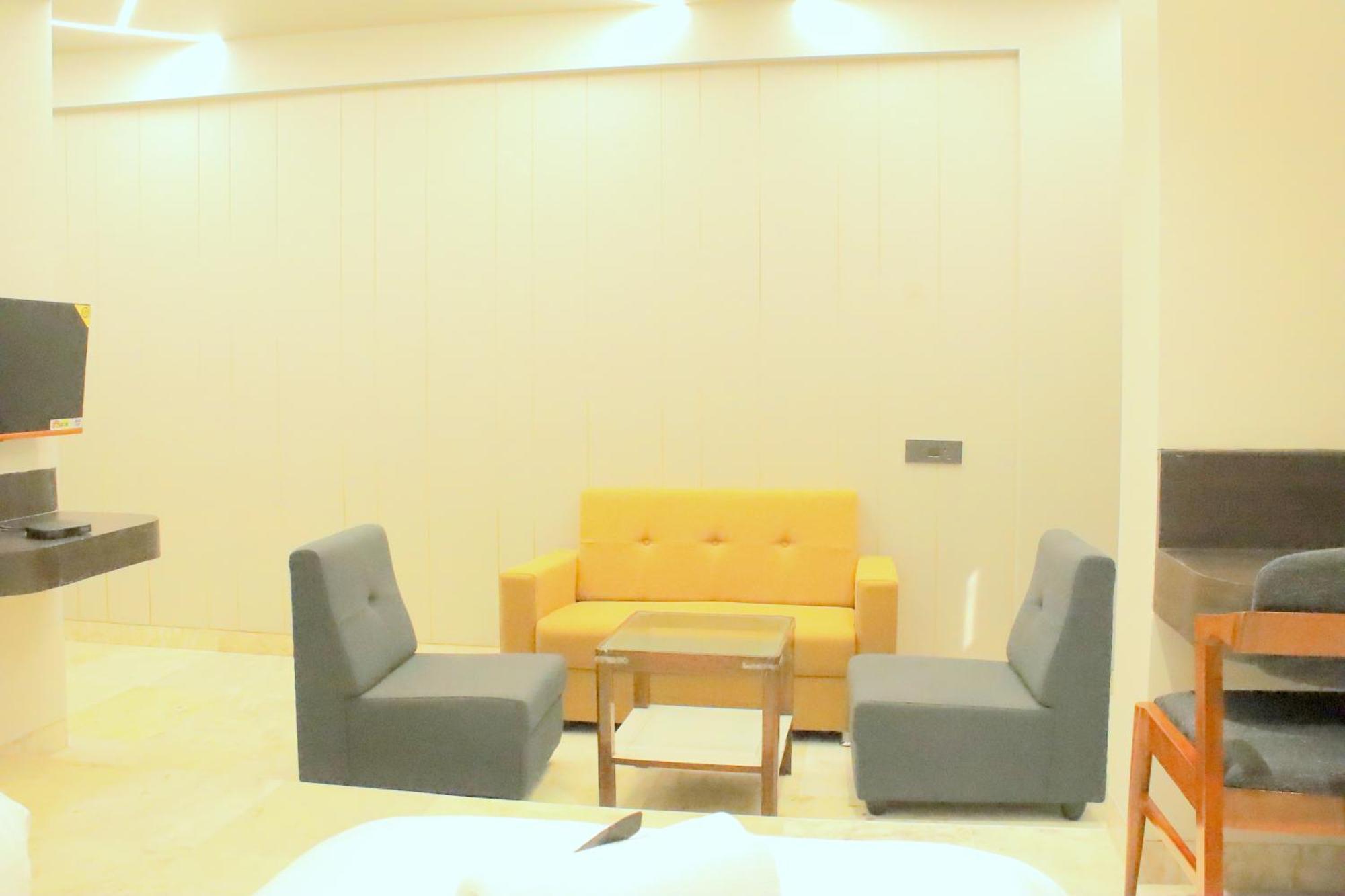 Hotel Statusinn, Ichalkaranji エクステリア 写真