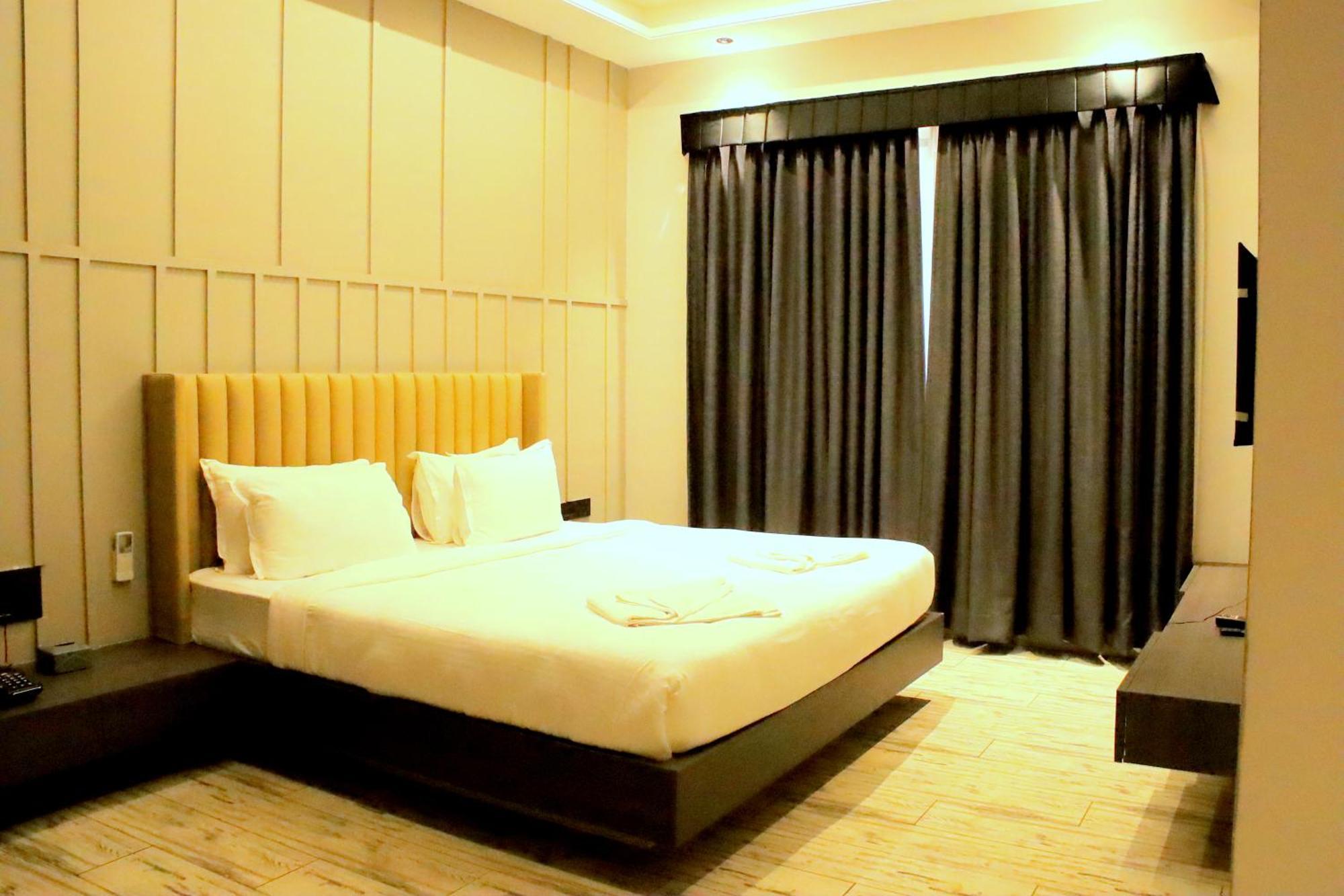 Hotel Statusinn, Ichalkaranji エクステリア 写真