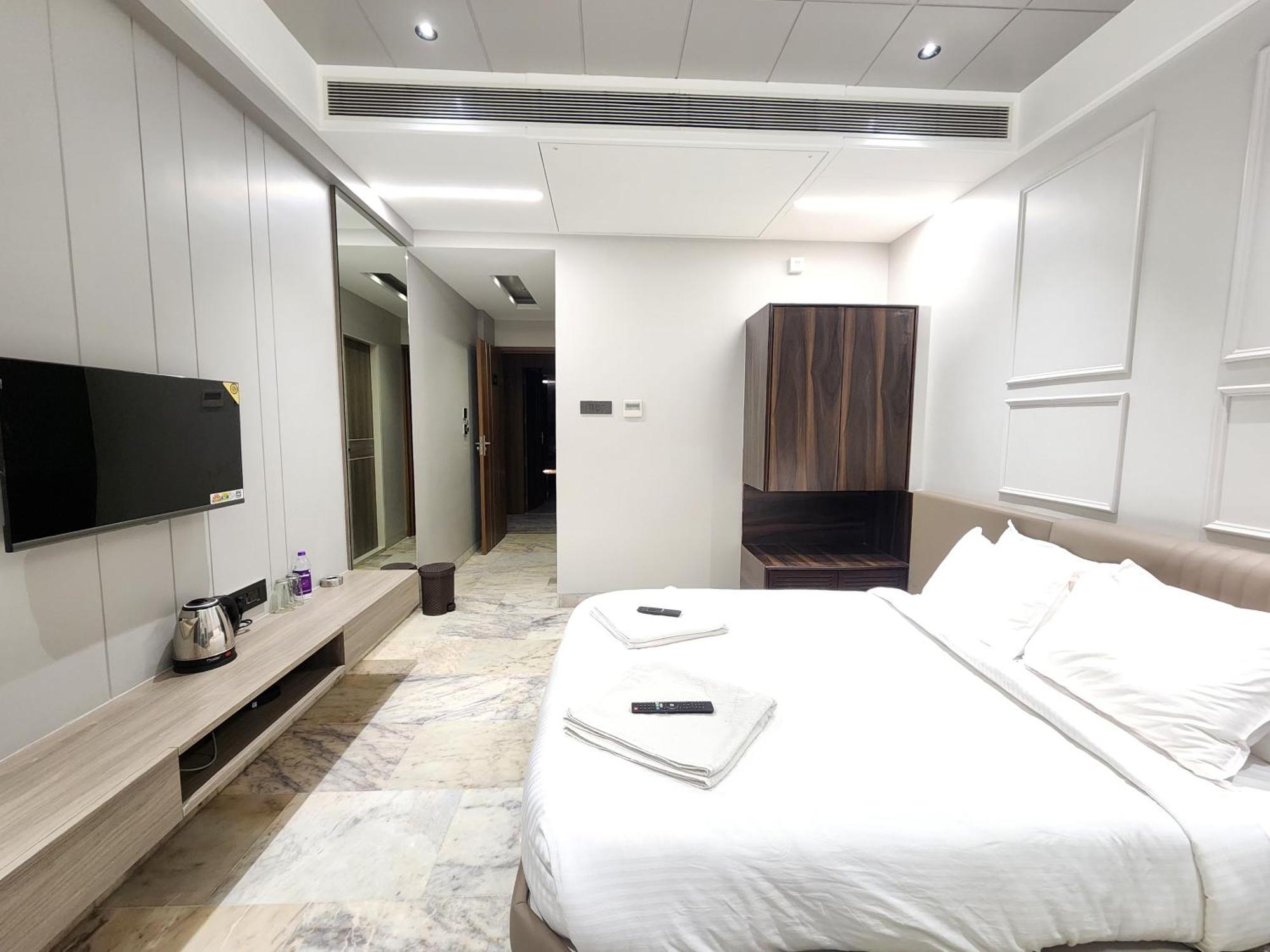 Hotel Statusinn, Ichalkaranji エクステリア 写真