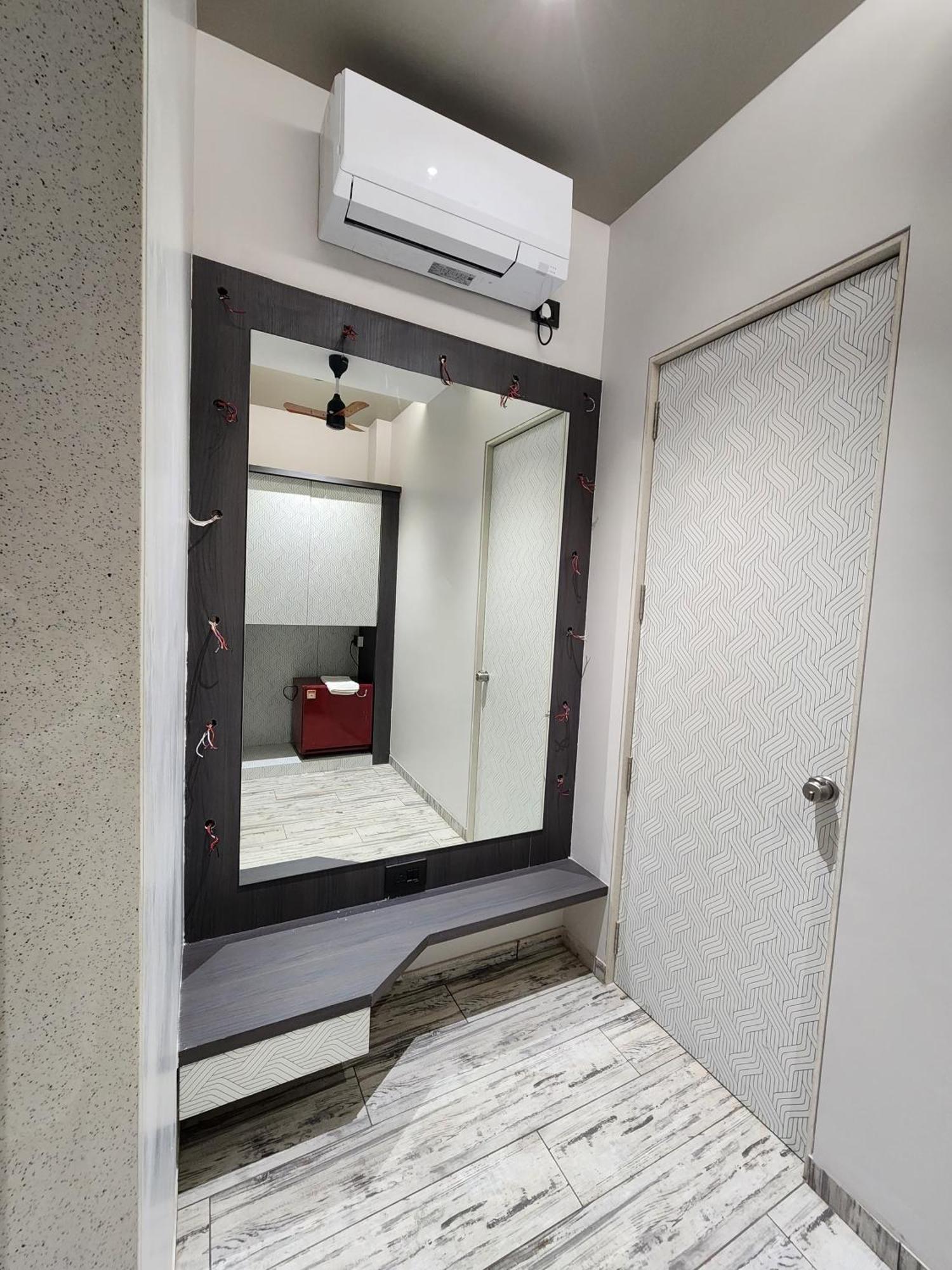 Hotel Statusinn, Ichalkaranji エクステリア 写真