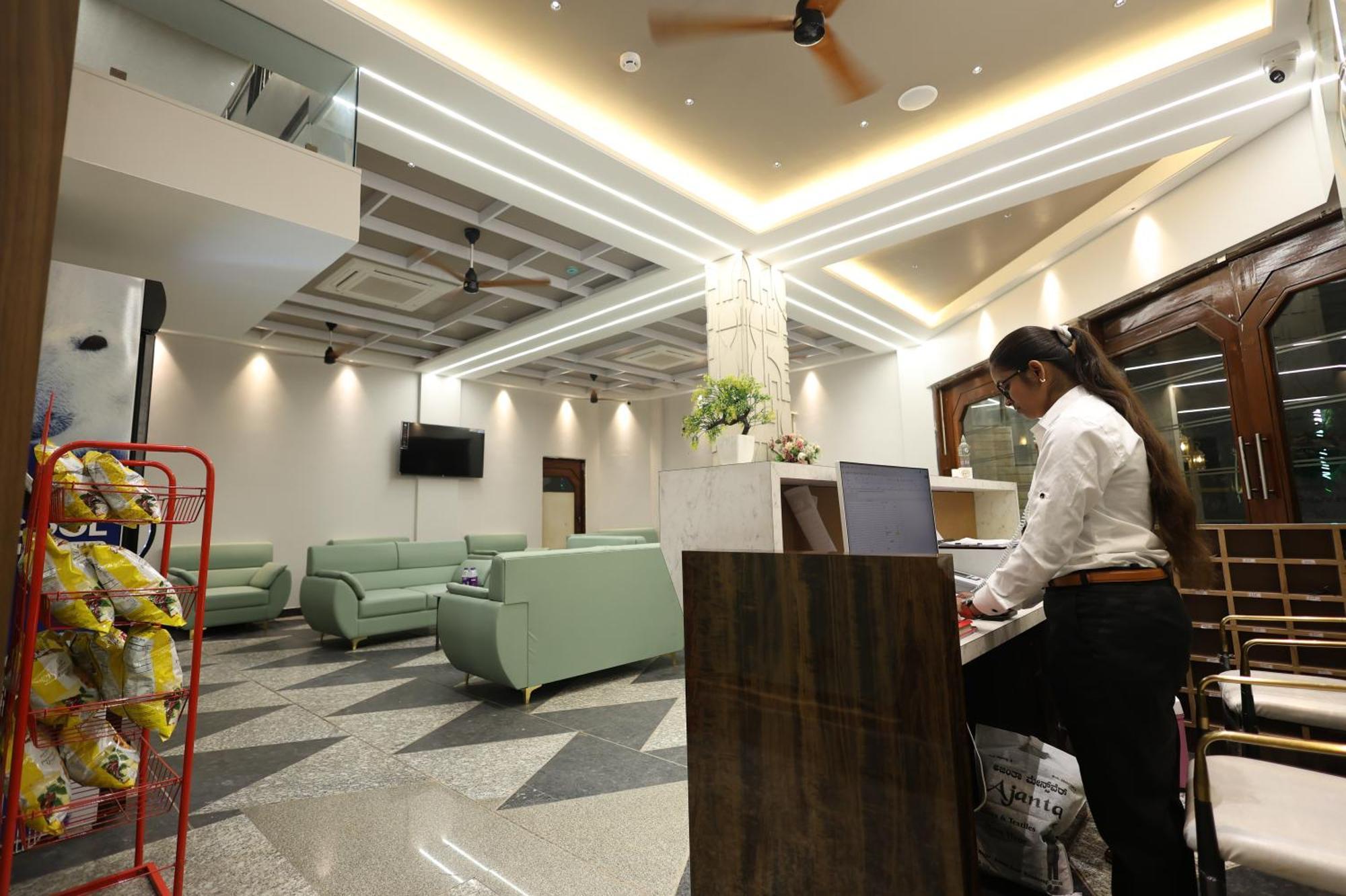 Hotel Statusinn, Ichalkaranji エクステリア 写真