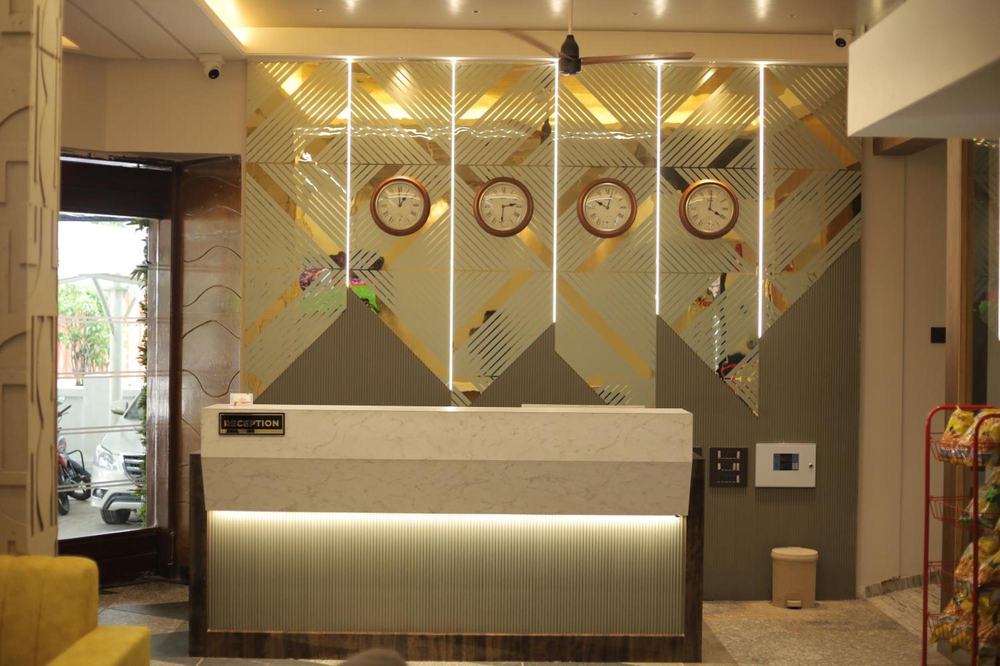 Hotel Statusinn, Ichalkaranji エクステリア 写真